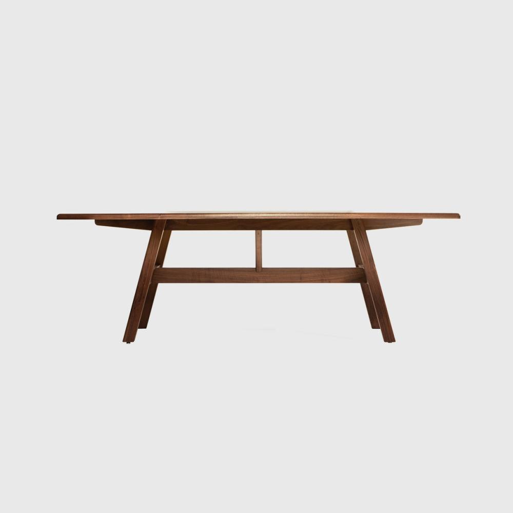 Kant Table Dining Tables